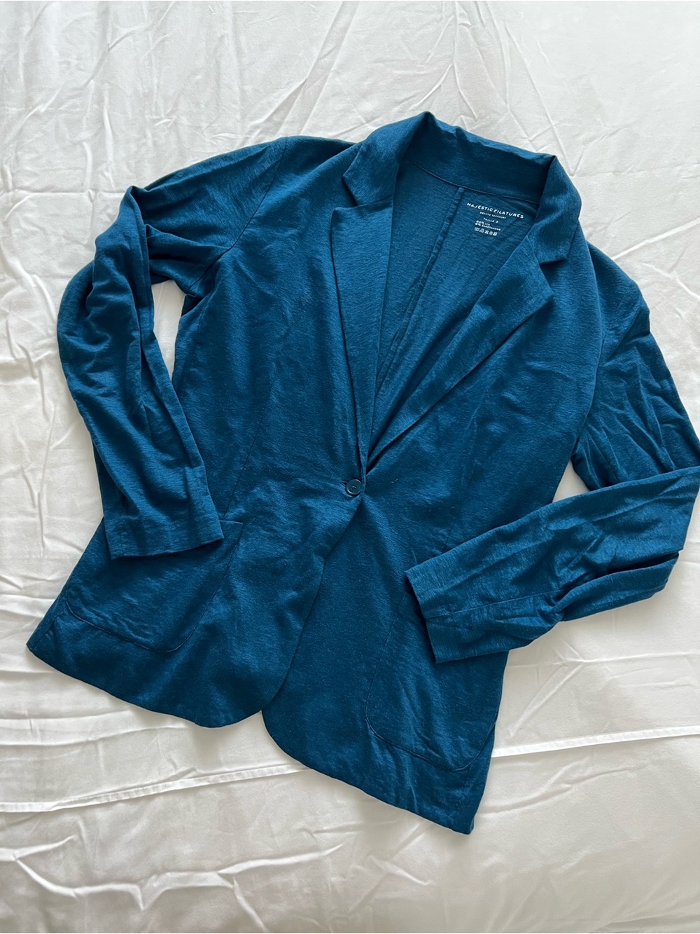 Majestic Filatures Stretch Linen Long Sleeve One Button Blazer in Royal Blue